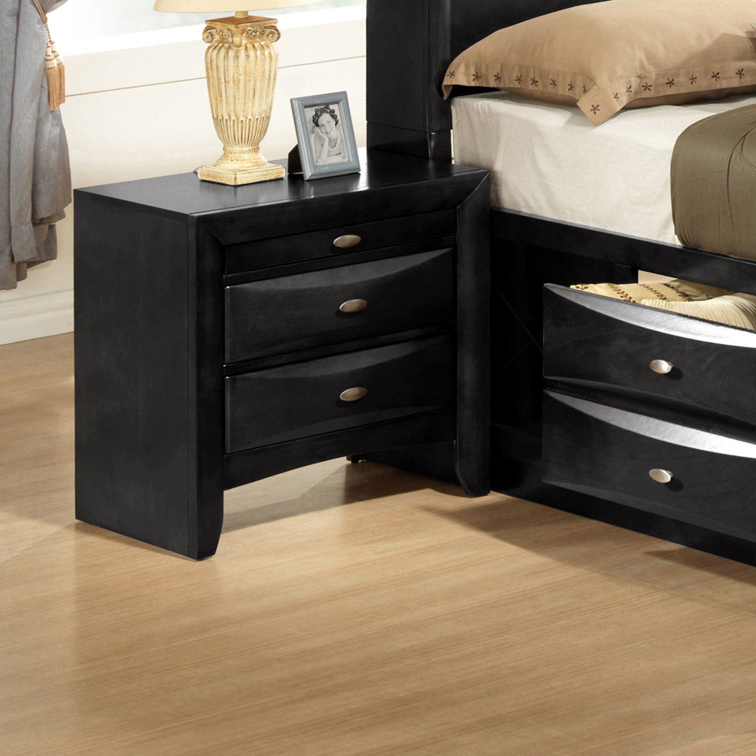 Linda Nightstand, Black 