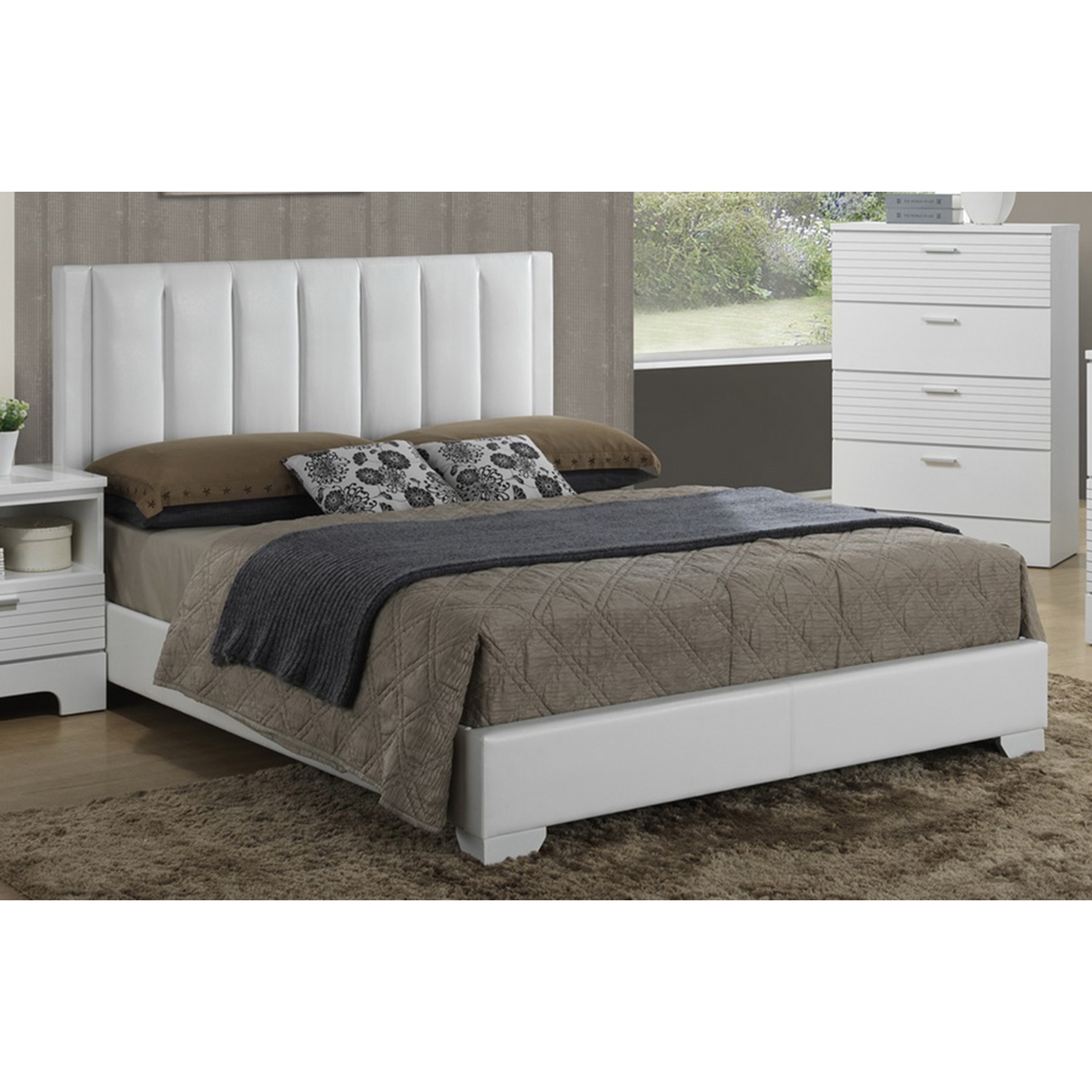 Carlson Queen Platform Bed - White 